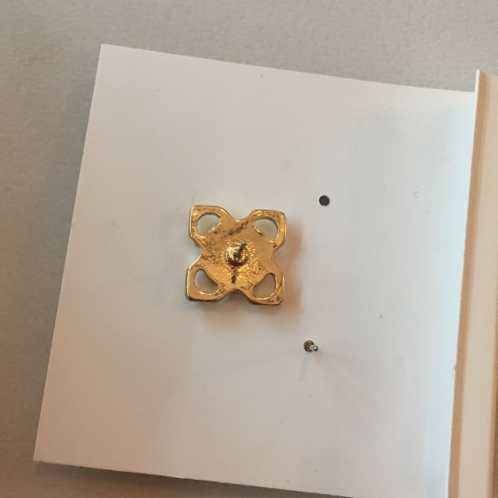 Tory Burch earrings. New - Picture 3 of 3